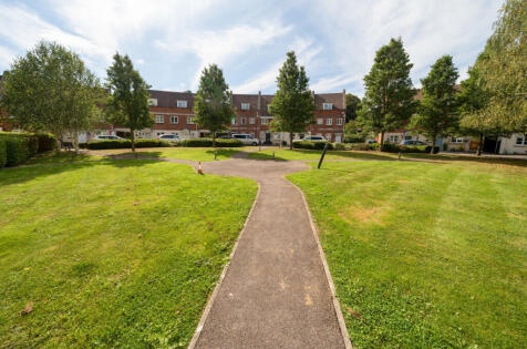 Spiro Close, Pulborough, RH20