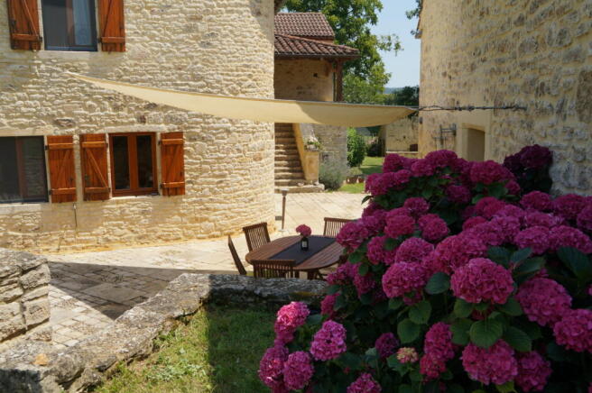 Photo 2