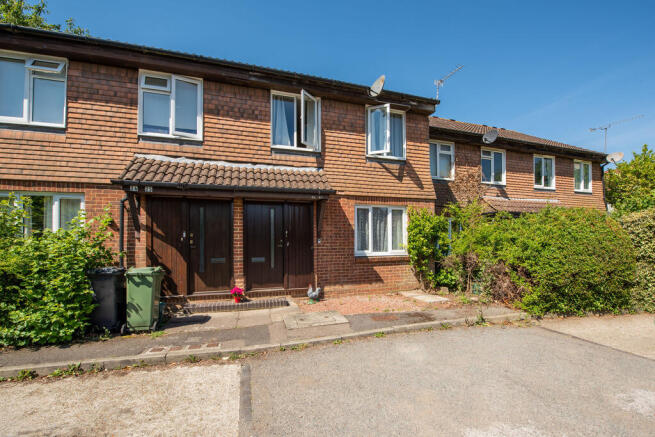 1-bedroom garden flat in popular location