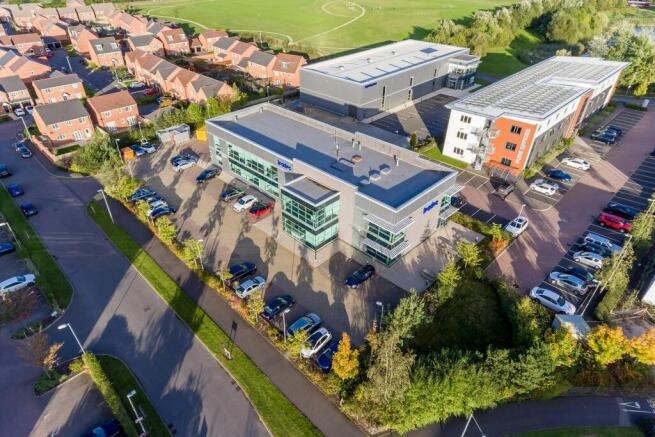 Leadec Warwick184HDRresized.jpg