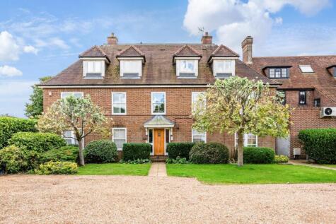 Meade Court, Walton On The Hill