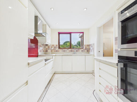 CAM02494G0-PR0046-STILL007