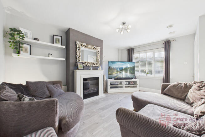 CAM02494G0-PR0075-STILL018