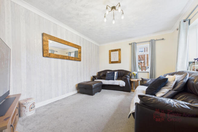 CAM02494G0-PR0077-STILL001