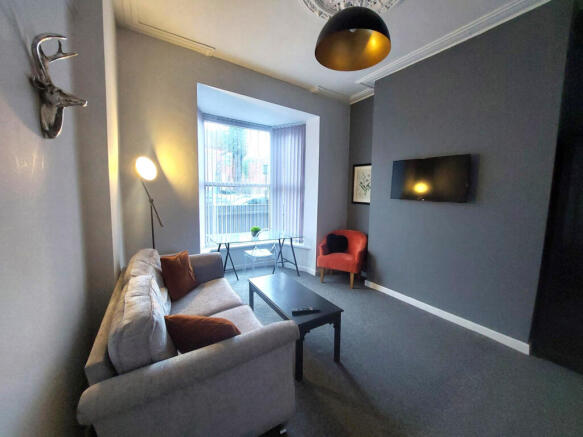 Large Furnished Apartment to Let