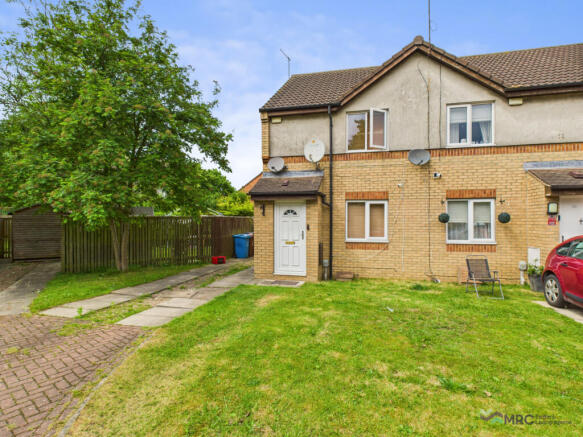 2 Bedroom End-Terrace with Driveway