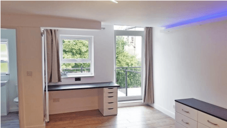 First Floor Studio Room with Balcony to Rent
