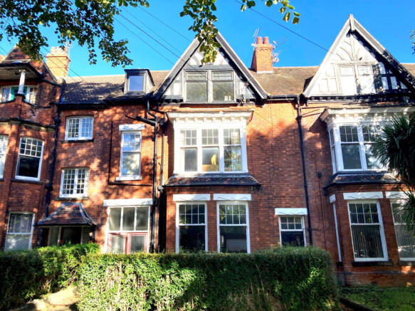 6 Bedroom  for Sale