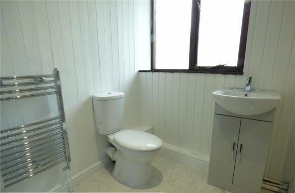 Bathroom 2.jpg