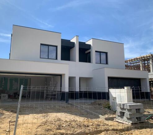 3 bedroom semi-deta