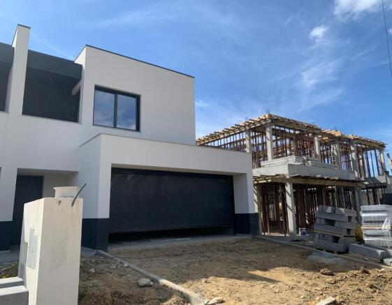  3 bedroom semi-deta