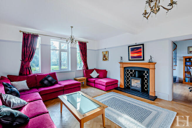 8629705-interior0...
