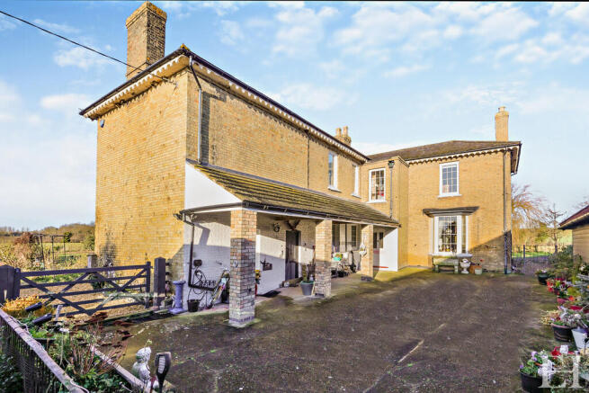 8634512-exteriorW...
