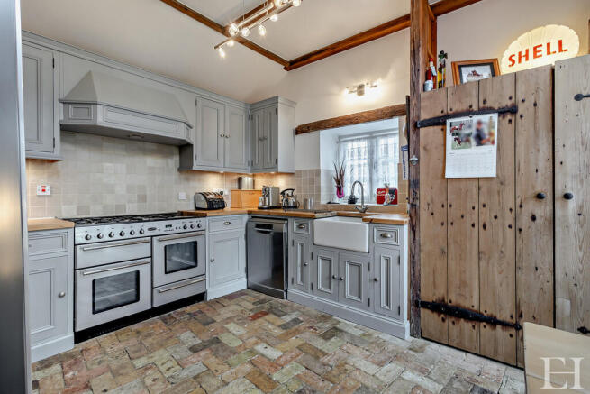 8637094-interiorW...