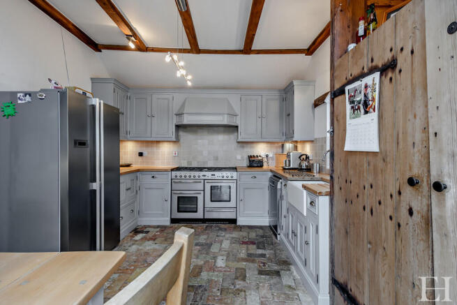8637094-interiorW...