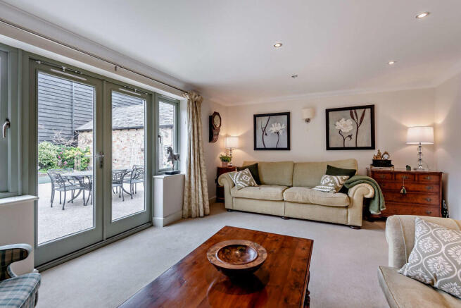 8641132-interior3...