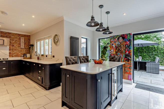 8648598-interiorW...