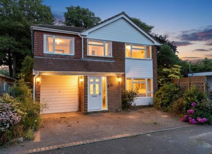 Beacon Way, Lympne, CT21