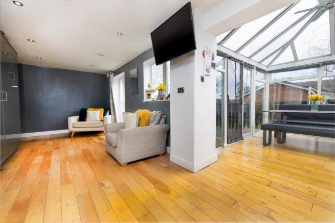 Kitchen/Conservatory