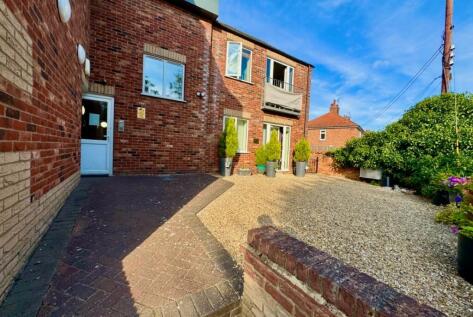 6 Grosvenor Mews, NG34