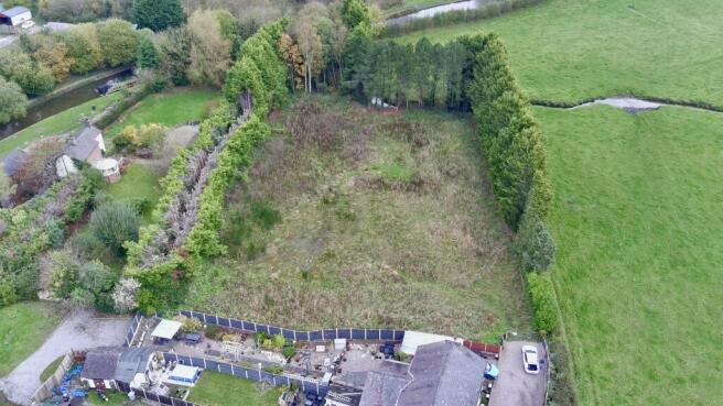 5231431 100DRONE SING0221 T202510272243.jpeg