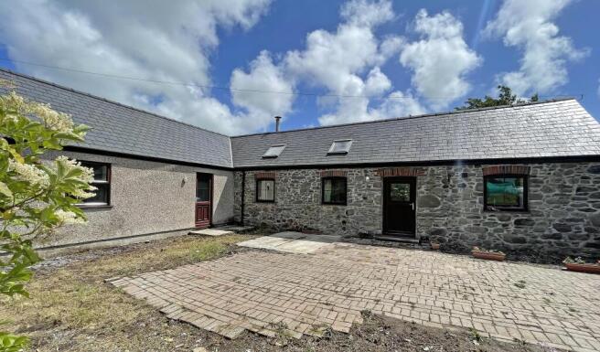 Outside Llyn Y Coed Llantrisant-3 T202508061038.jpg