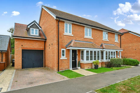 Honeysuckle Avenue, Hailsham, BN27