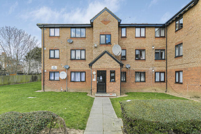 One Bedroom Ground Floor Apartment