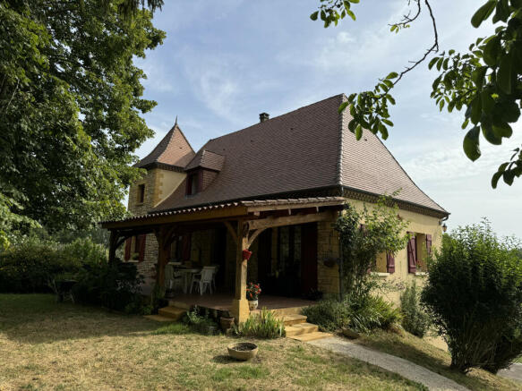 Photo 1