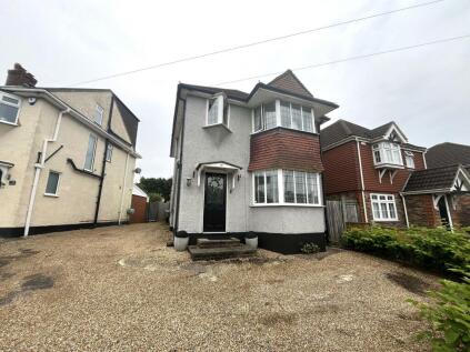 Leatherhead Road, Chessington, Surrey. KT9 2HN