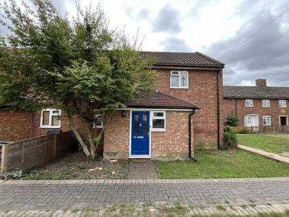 Moor Lane, Chessington, Surrey. KT9 1BW