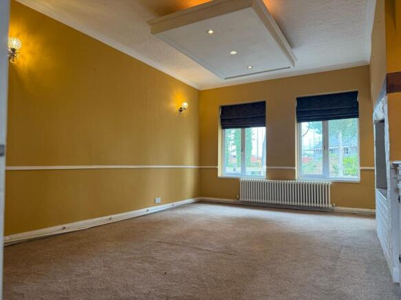 Living Room 1.jpg