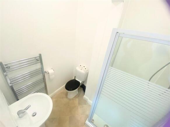 GF Shower Room .jpeg