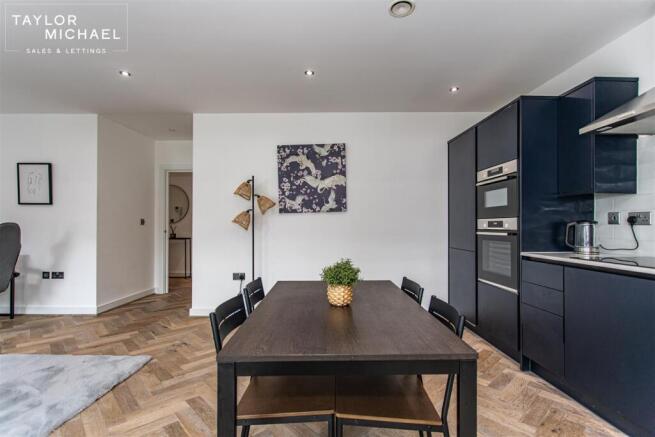 Kitchen / Living Room