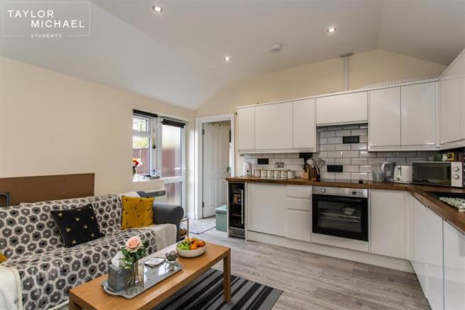 Kitchen / Living Room