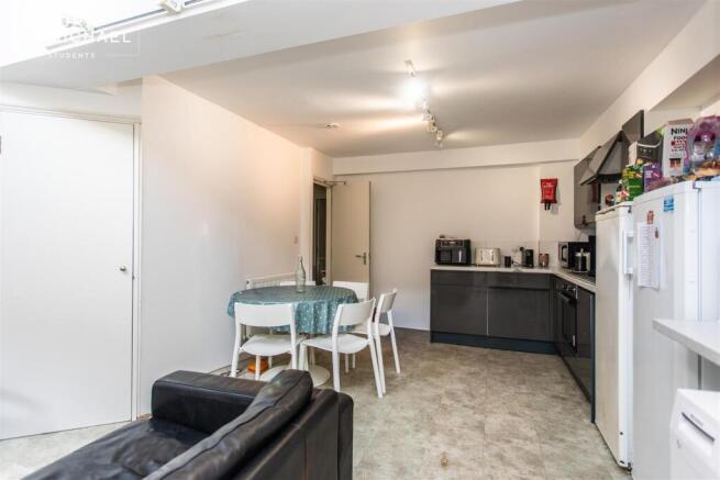 Kitchen / Living Area