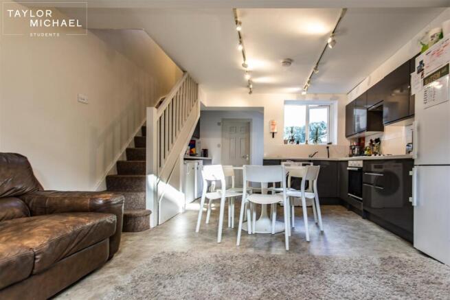 Kitchen / Living Room