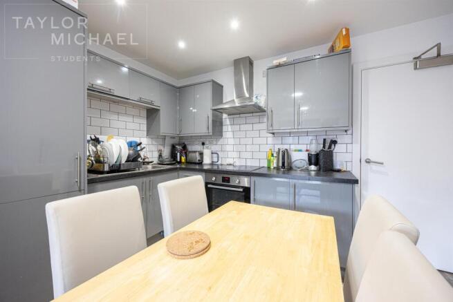 Kitchen / Living Room