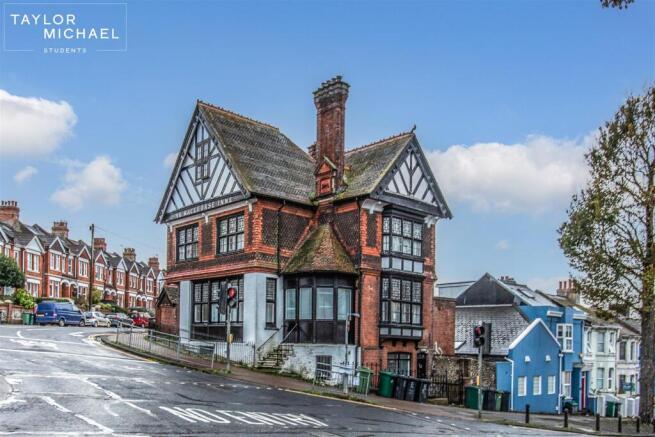 212 Elm Grove Ext & Kit2.jpg