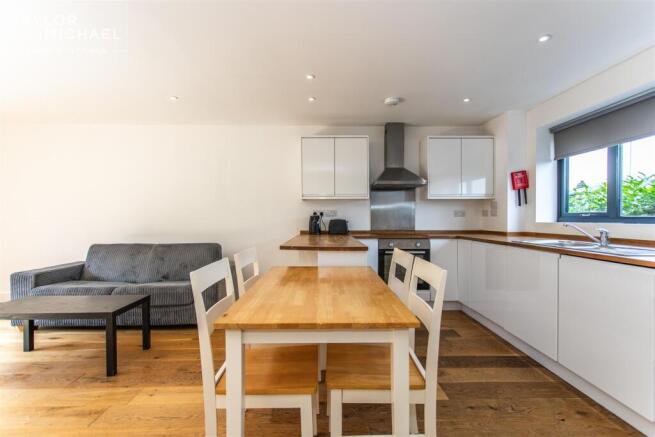 Kitchen / Living Room