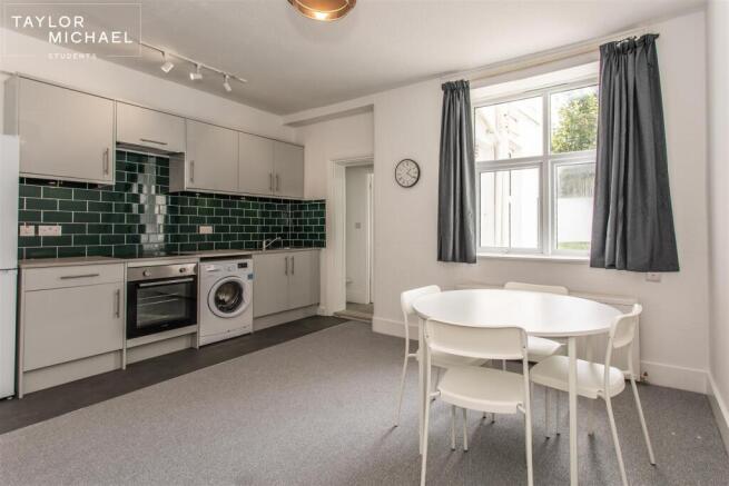 Kitchen / Living Room