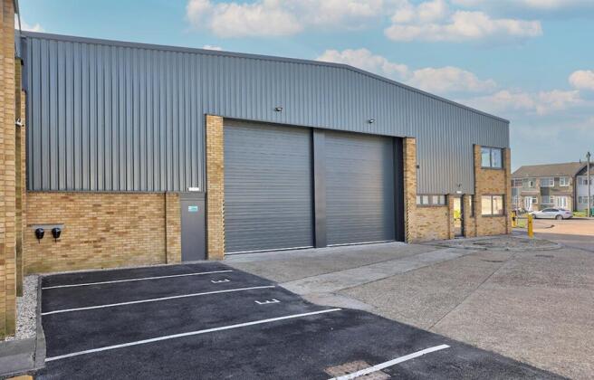 Loading doors