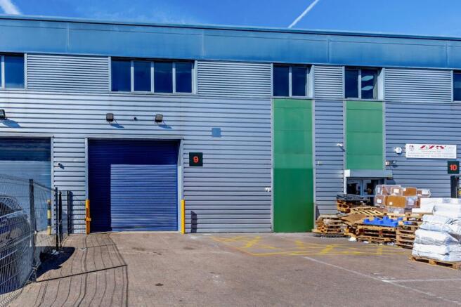 8641270exterior06v2800.jpg