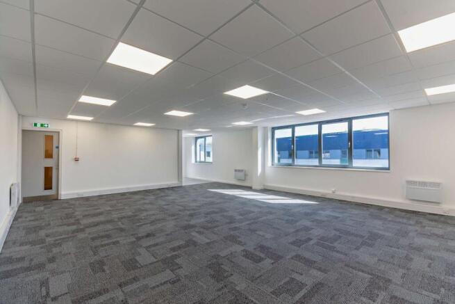 8641270interior02800.jpg