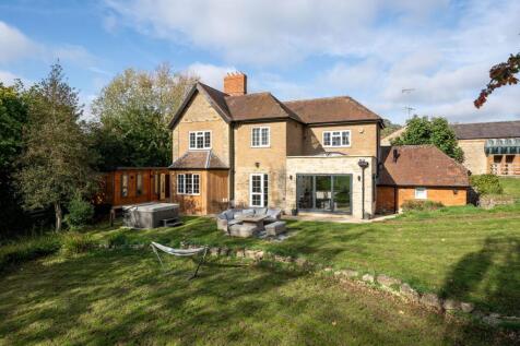 Potterspury Lodge, Towcester, NN12