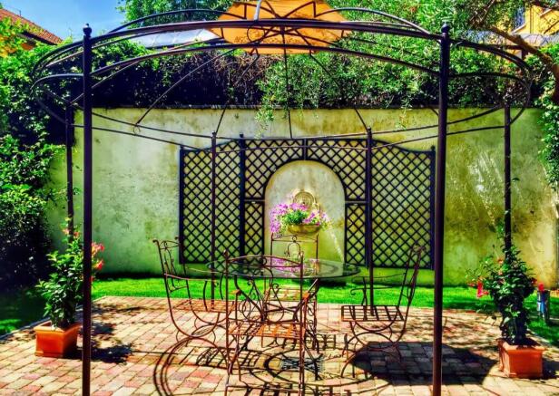 Private garden 
