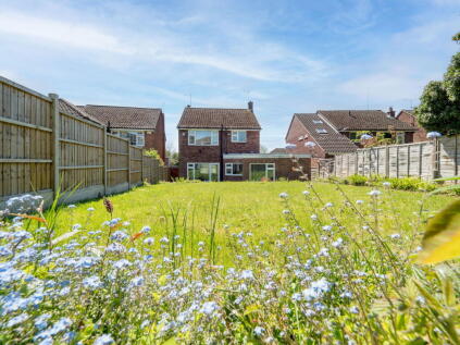 Maidavale Crescent, Styvechale, CV3 6GB