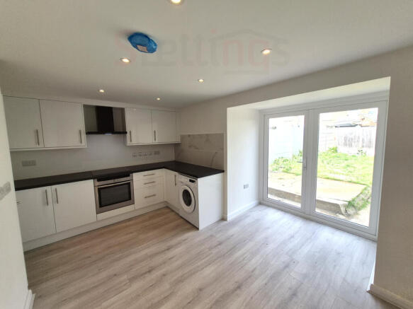 Newly renovated 5 bedroom house in West Hendon