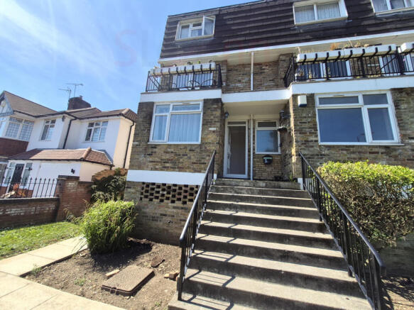 Three-bedroom apartment in Harrow