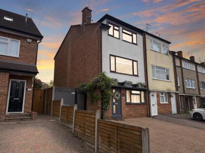 Ebberns Road, Apsley, HP3